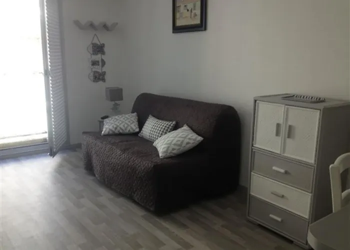 Studio Central A 100M Plage Avec Balcon Et Commodites, Les Sables-D\'Olonne - Fr-1-331-61