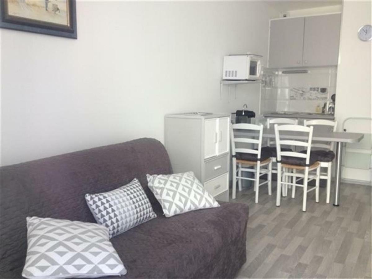 Apartamento A 100m Avec Balcon Et Commodites, - Fr-1-331-61 *